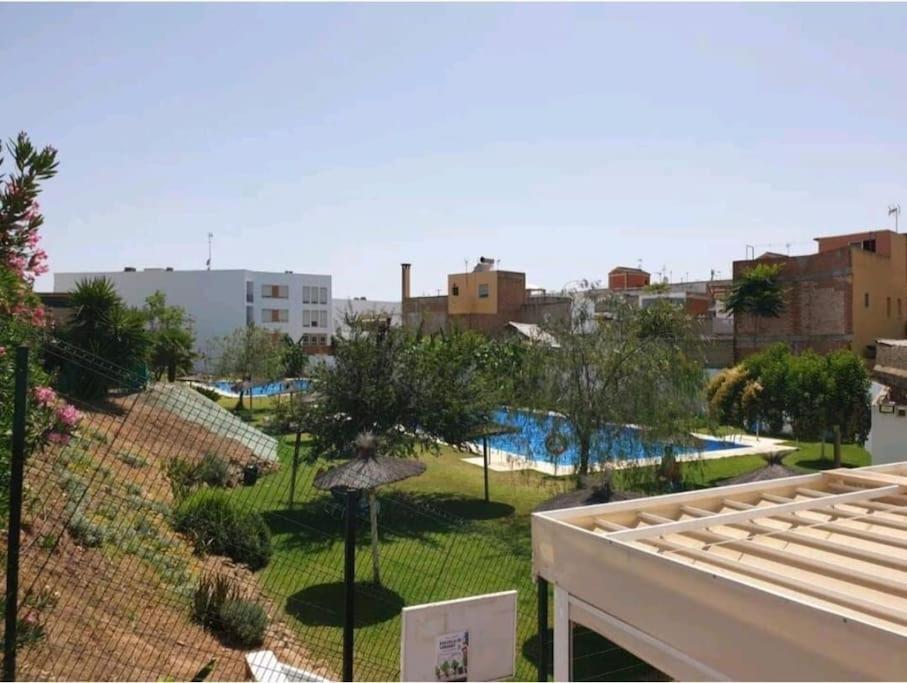 Alojamiento Con Piscina Y Parking En Sevilla La Algaba Eksteriør billede